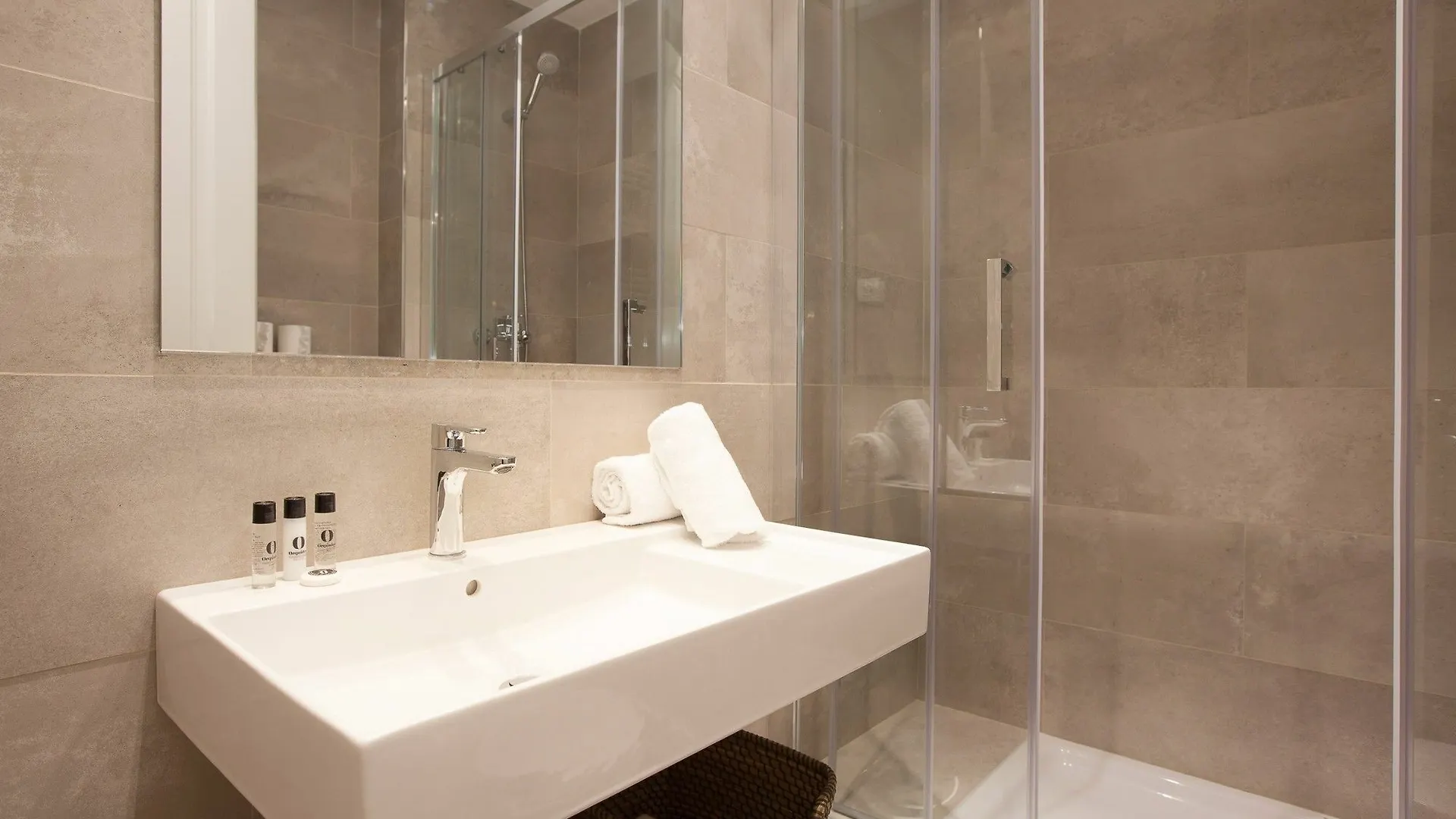 Rent Top Aparments Diagonal-Aribau Βαρκελώνη 0*,